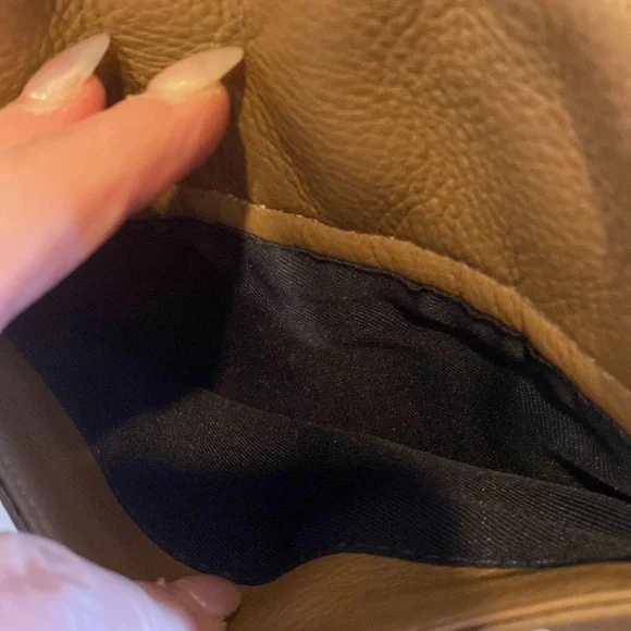 Tommy Hilfiger Crossbody Bag - Picture 4 of 7